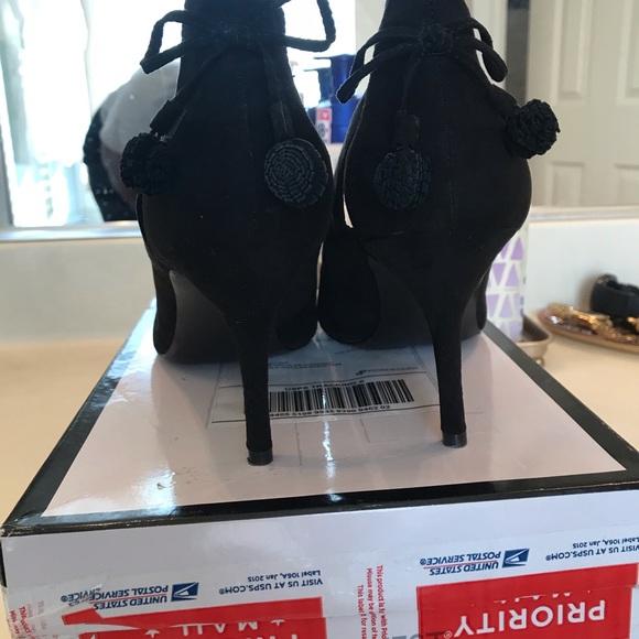 Nine West Black Suede Pumps - Picture 2 of 3